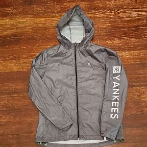47 Brand NY Yankees Charcoal Windbreaker